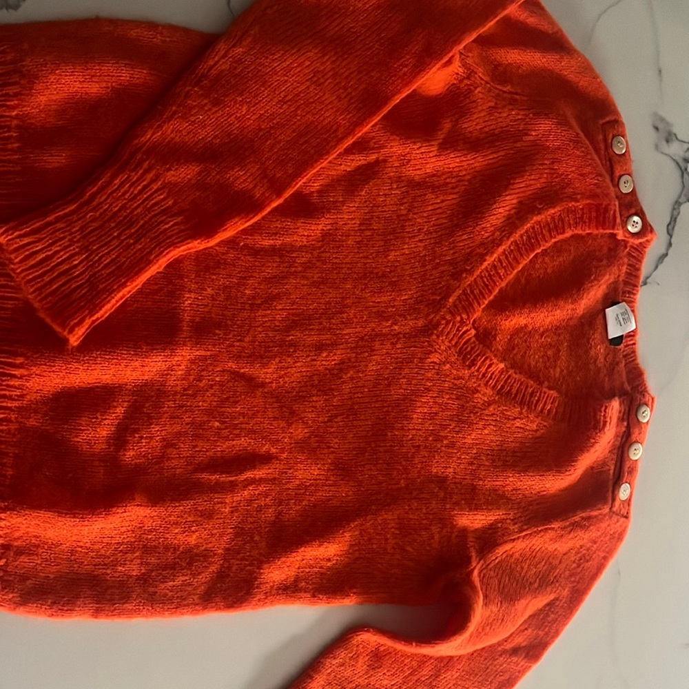 Orangey-red v neck sweater